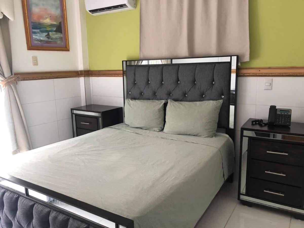 Hotel La Casona Dorada Санто Доминго Екстериор снимка