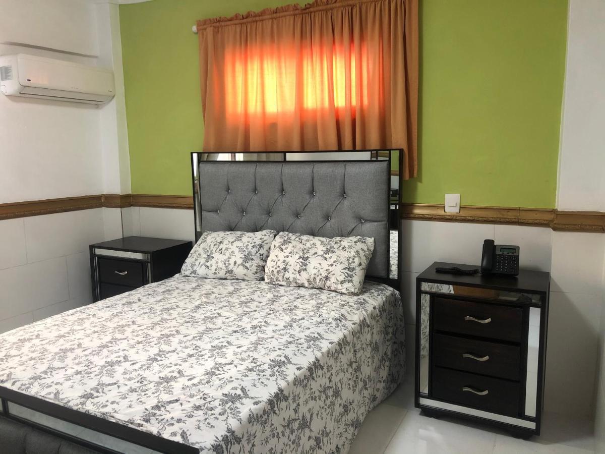 Hotel La Casona Dorada Санто Доминго Екстериор снимка