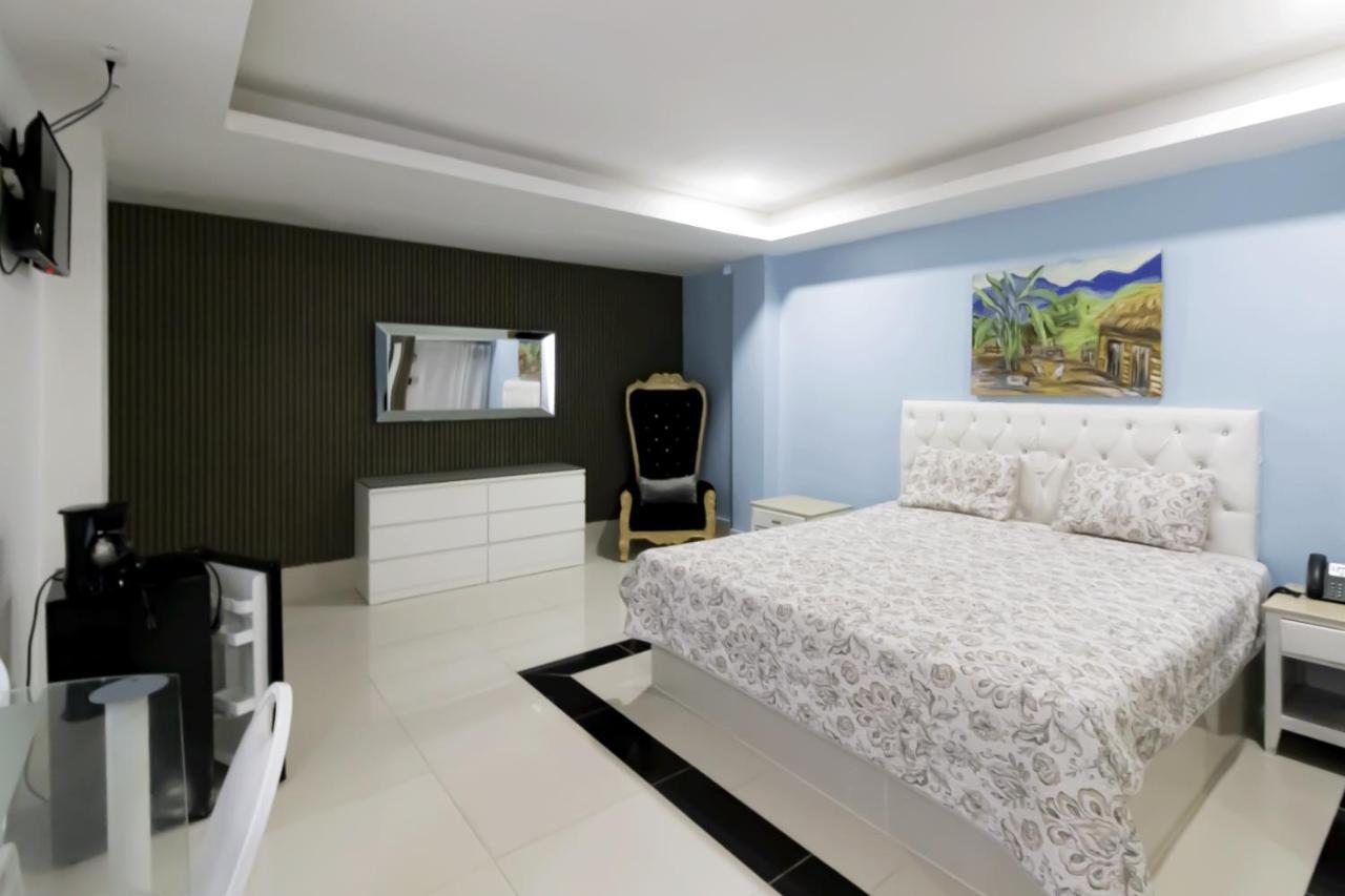 Hotel La Casona Dorada Санто Доминго Екстериор снимка